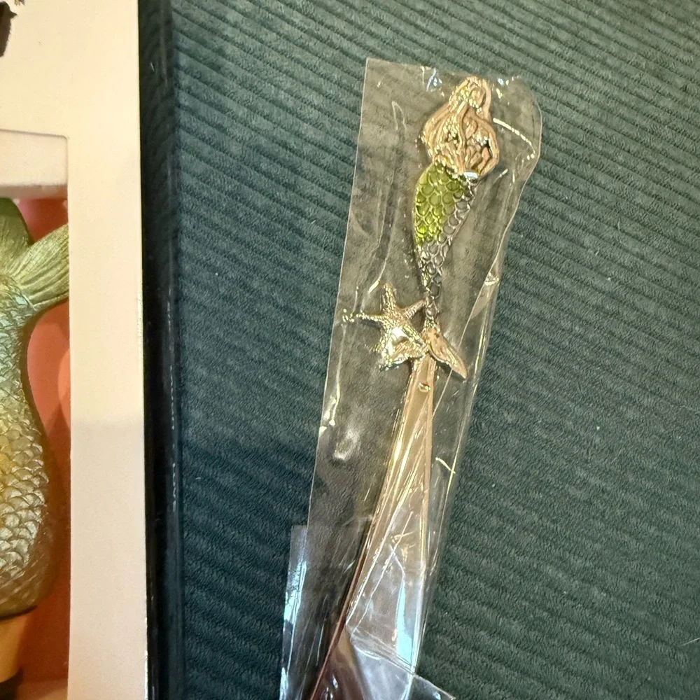 Set of Blush Siren wine Bottle Stopper and mermaid GANZ cheese spreader  new box